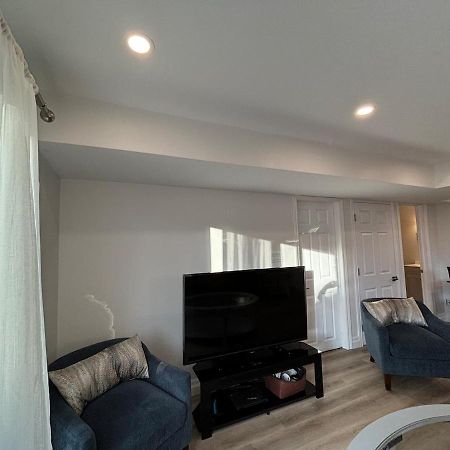 One-Bedroom Unit At Vista Hill Waterloo Bagian luar foto