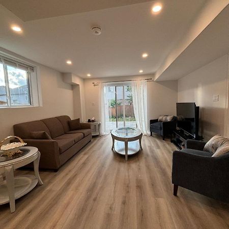 One-Bedroom Unit At Vista Hill Waterloo Bagian luar foto