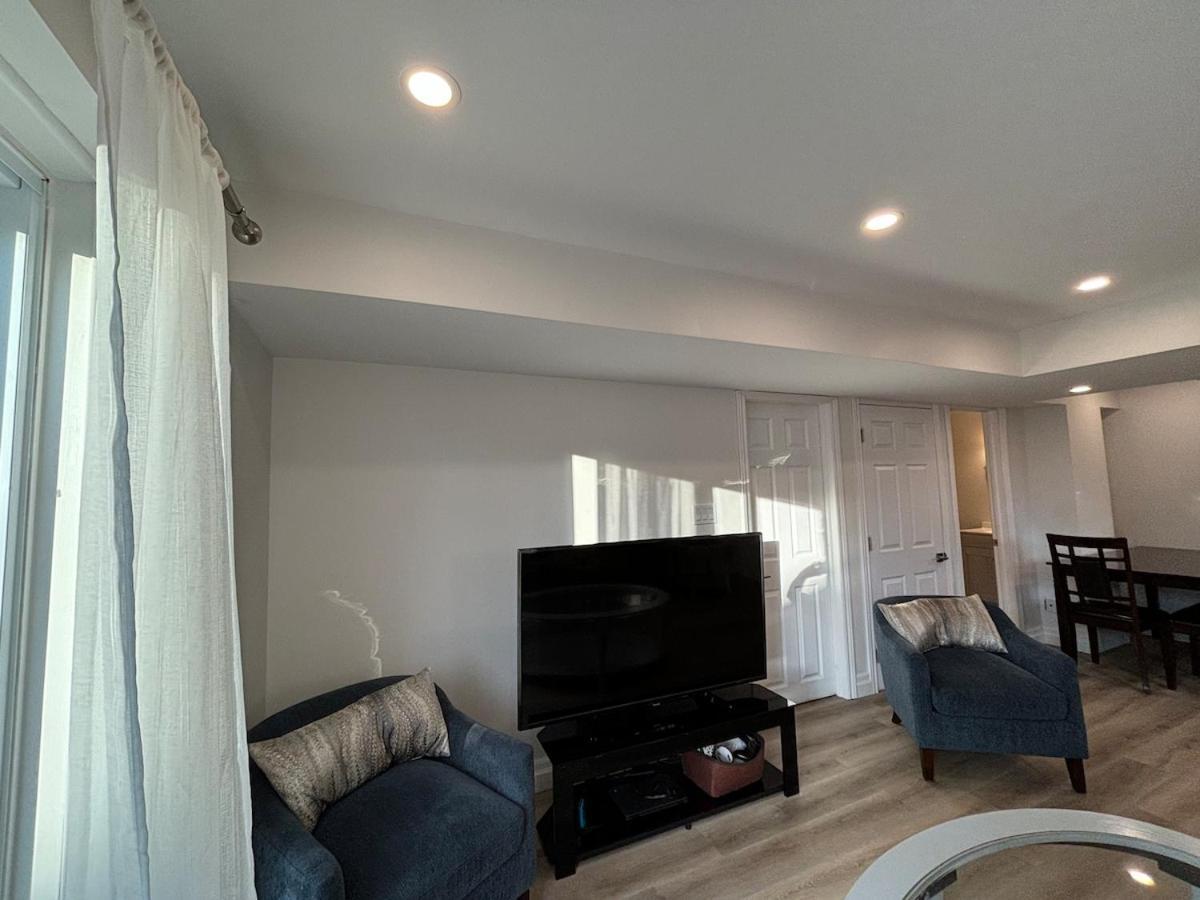 One-Bedroom Unit At Vista Hill Waterloo Bagian luar foto