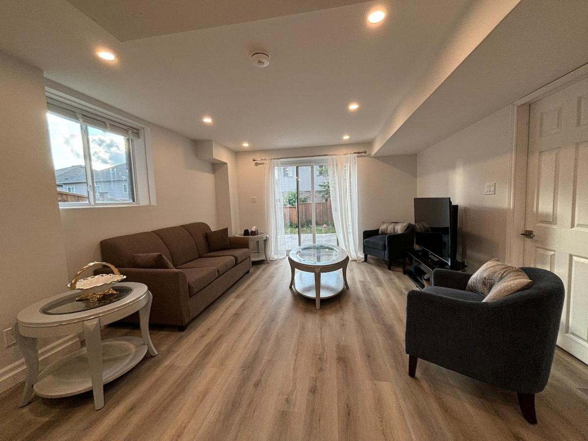 One-Bedroom Unit At Vista Hill Waterloo Bagian luar foto