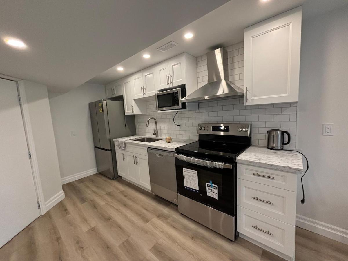 One-Bedroom Unit At Vista Hill Waterloo Bagian luar foto
